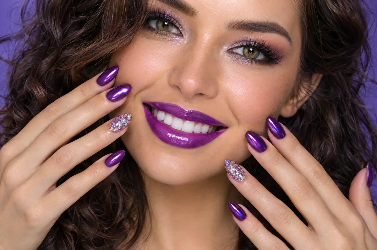 Violet métallisé et strass | ghoster